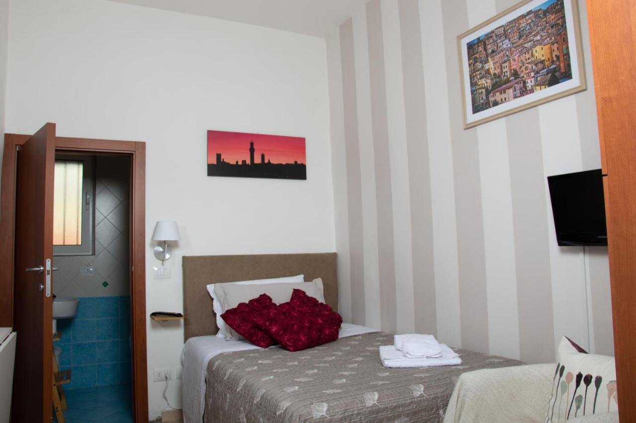 B&B Le Camere Di Livia Siena Exterior photo